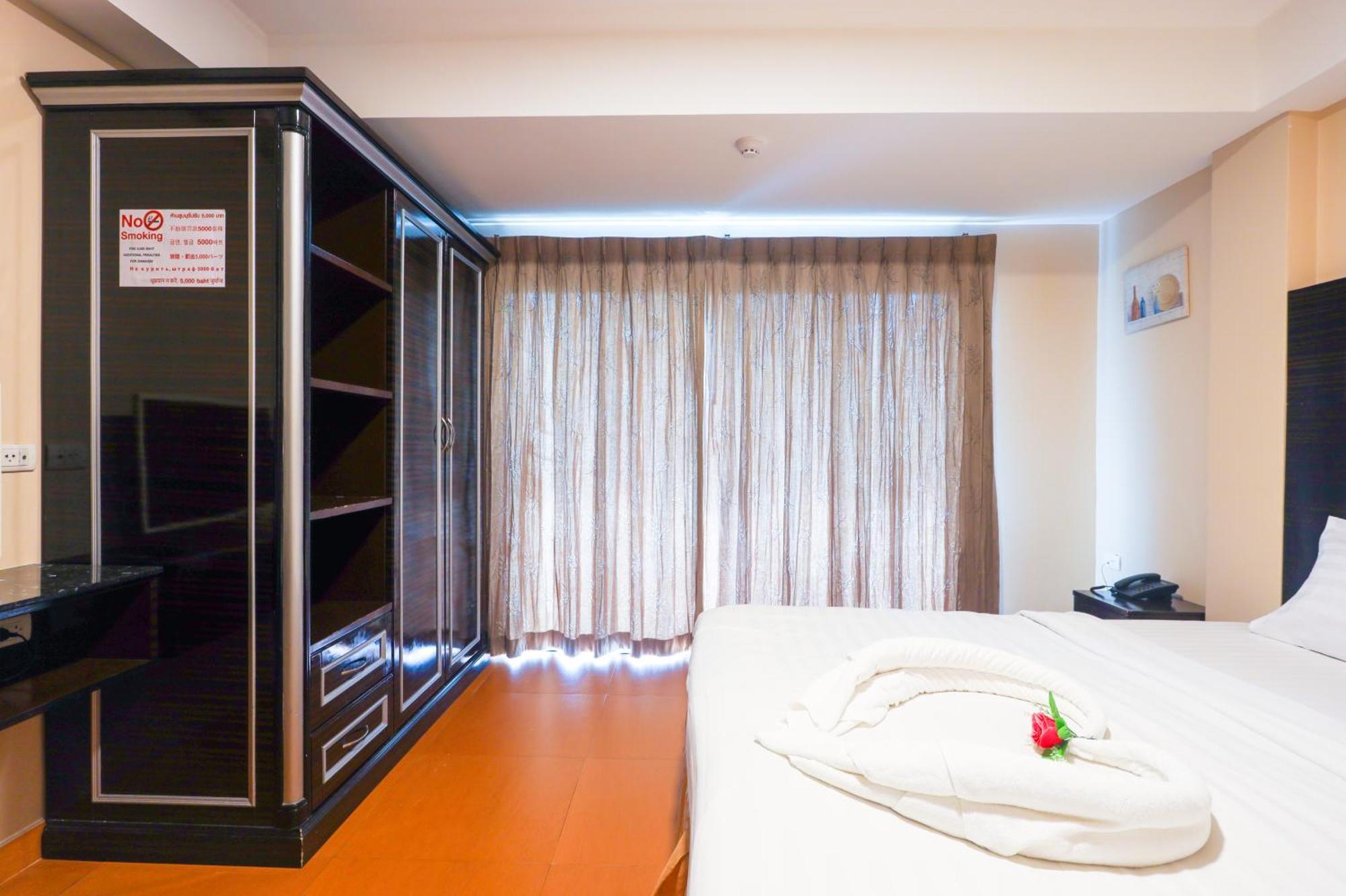 Hotel Land Royal Residencia Pattaya Exterior foto